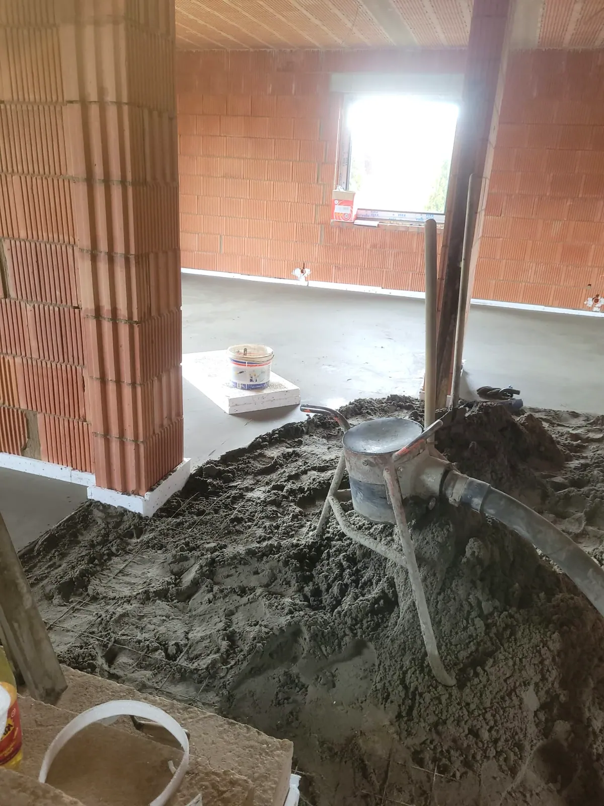 Agregat i prace posadzkarskie — materiały TechnoBud